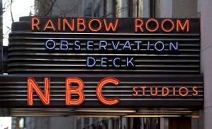 Vista del aviso luminoso del Rainbow Room en Nueva York (Estados Unidos) el 23 de marzo de 2008. EFE/Archivo