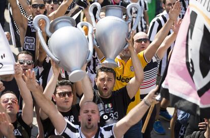 Fans Zona donde se concentran los aficionados del Juventus