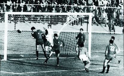Gol de cabeza de Amarildo, en el Brasil-España (2-1) del Mundial de Chile 62.