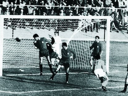 Gol de cabeza de Amarildo, en el Brasil-España (2-1) del Mundial de Chile 62.