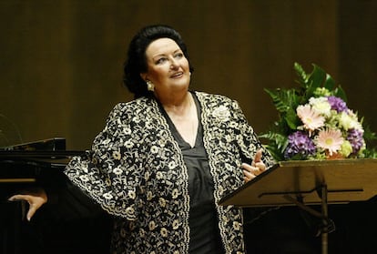 6 DE OCTUBRE. Fue, sin duda, una de las cantantes a la altura de mitos como Maria Callas, Joan Sutherland o Renata Tebaldi. Era, además, una soprano con una tremenda humanidad, con sentimientos a flor de piel. A lo largo de su carrera, Caballé compartió escenario con todos los grandes artistas, aunque reconocía que tuvo una química especial con tres de ellos: Pavarotti, Plácido Domingo y Carreras. De su voz se ha destacado que era plena, potente y bella, que estaba dotada de tersura, nitidez, pureza o suavidad, y que su timbre era iridiscente y tornasolado.