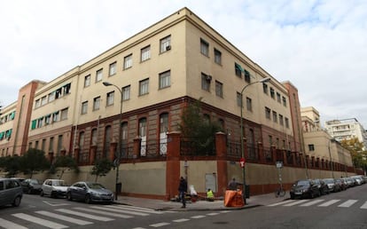 Cuartel de Precisión, en la calle de Raimundo Fernández-Villaverde.