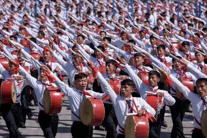 Desfile militar durante la celebración del 70 aniversario de Corea del Norte en Pyongyang.