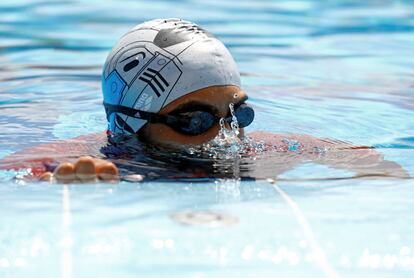 El nadador egipcio Omar Hegazy durante un entrenamiento en El Cairo, Egipto.