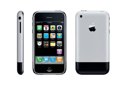 El primer iPhone fue lanzado el año 2007. Poseía pantalla táctil capacitiva, altavoz y auricular, micrófono, cámara de 2 megapíxeles, entrada para auriculares, conectividad EDGE y Wi-Fi. Puede reconocerse por su parte trasera, que está dividida en 2: la parte superior es de aluminio, mientras que la inferior es de plástico negro y contiene las antenas.