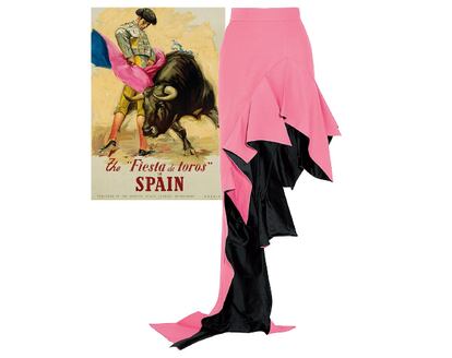 El rosa del capote y las medias de los toreros han inspirado a diseñadores (Galliano, Yves Saint Laurent) para crear prendas con mucho dramatismo, basadas en el folclore español.  Falda de Ronald van Der Kemp  (1.095 € en Net-a-Porter)