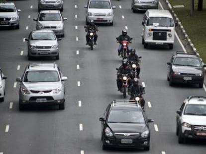 Tr&acirc;nsito de ve&iacute;culos em S&atilde;o Paulo