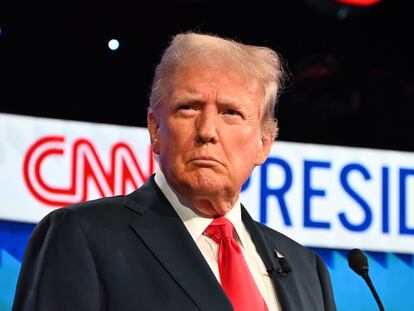 Donald Trump participa en el primer debate presidencial en los estudios CNN en Atlanta, Georgia, en junio de 2024.