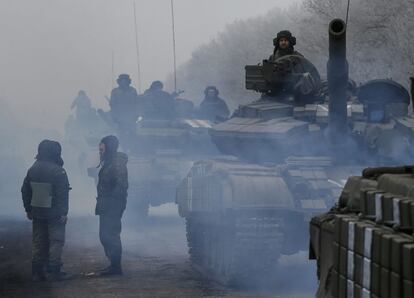 Militares y tanques del ejercito de Ucrania en Debáltsevo.