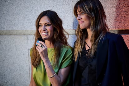 Sara Carbonero (izquierda) con su amiga Isabel Jiménez, el 10 de septiembre de 2024, en la celebración del 50º aniversario de Pedro Del Hierro en Madrid (España).