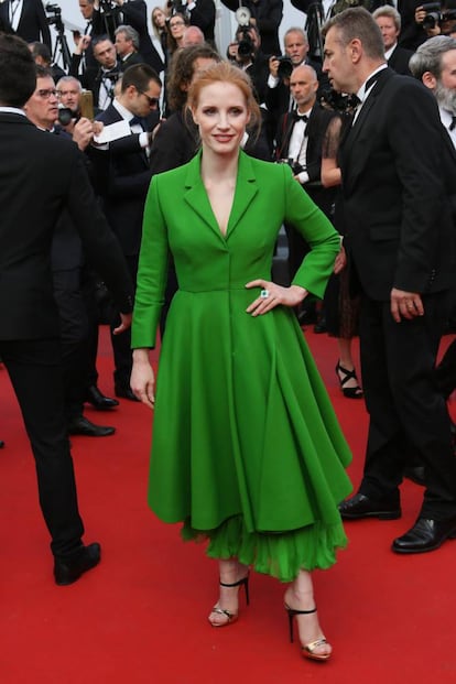 Que levante a mão quem não teve que virar os olhos diante deste verde tão pouco favorável vestido pela atriz Jessica Chastain. Este sim, no tapete vermelho ninguém perdeu de vista.