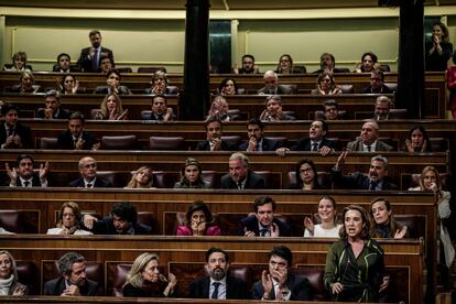 La portavoz del PP en el Congreso, Cuca Gamarra, durante el pleno del jueves, 15 de diciembre.