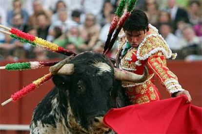 Salvador Vega, en el tercer toro.