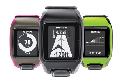 Tom tom Multisport, un reloj pensado para triatletas. Además de funcionar como GPS, inclye un sensor de ritmo cardiaco y otro de cadencia para incorporarlo en la bicicleta. Precio: 299 euros.