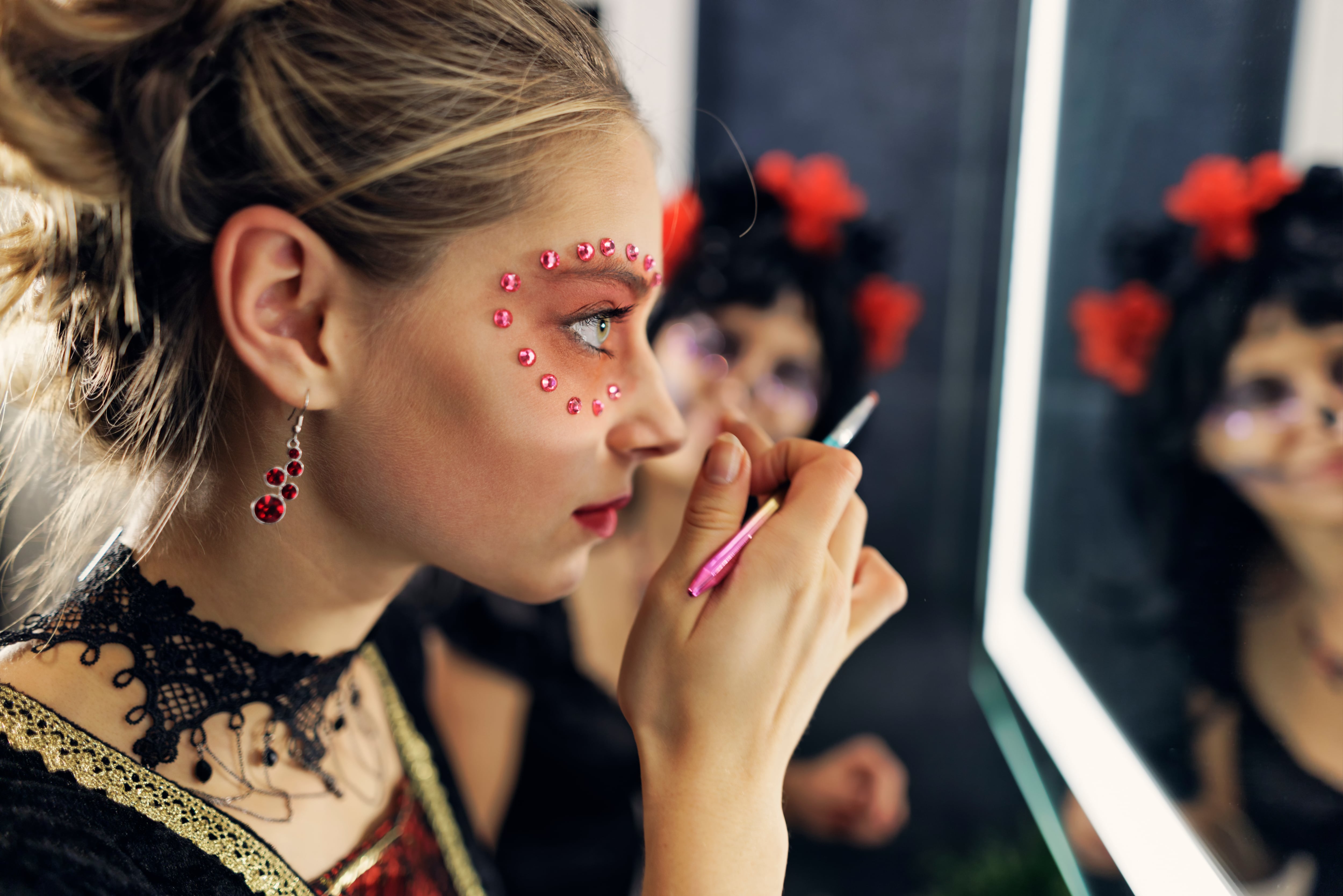 Los maquillajes para Halloween más fáciles de hacer: con un tenedor, una tarjeta de crédito o un palillo