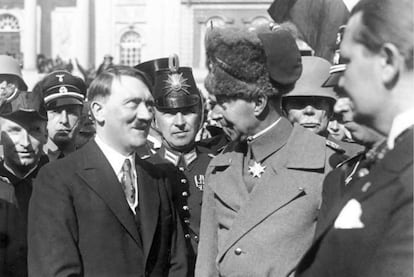 El príncipe Guillermo, con Hitler en 1935.