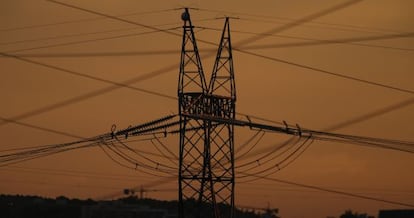 Torretas eléctricas en el Corredor del Henares. Madrid