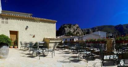 Terraza de Cases Noves, en Guadalest (Alicante).