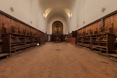 Un monasterio de la orden de los Cartujos vacío desde 1998. Según la fotógrafa Eleonora Costi, “hace poco sufrió actos vandálicos”. 