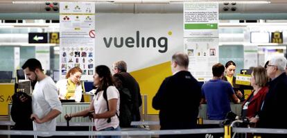 Mostradores de facturación de Vueling.