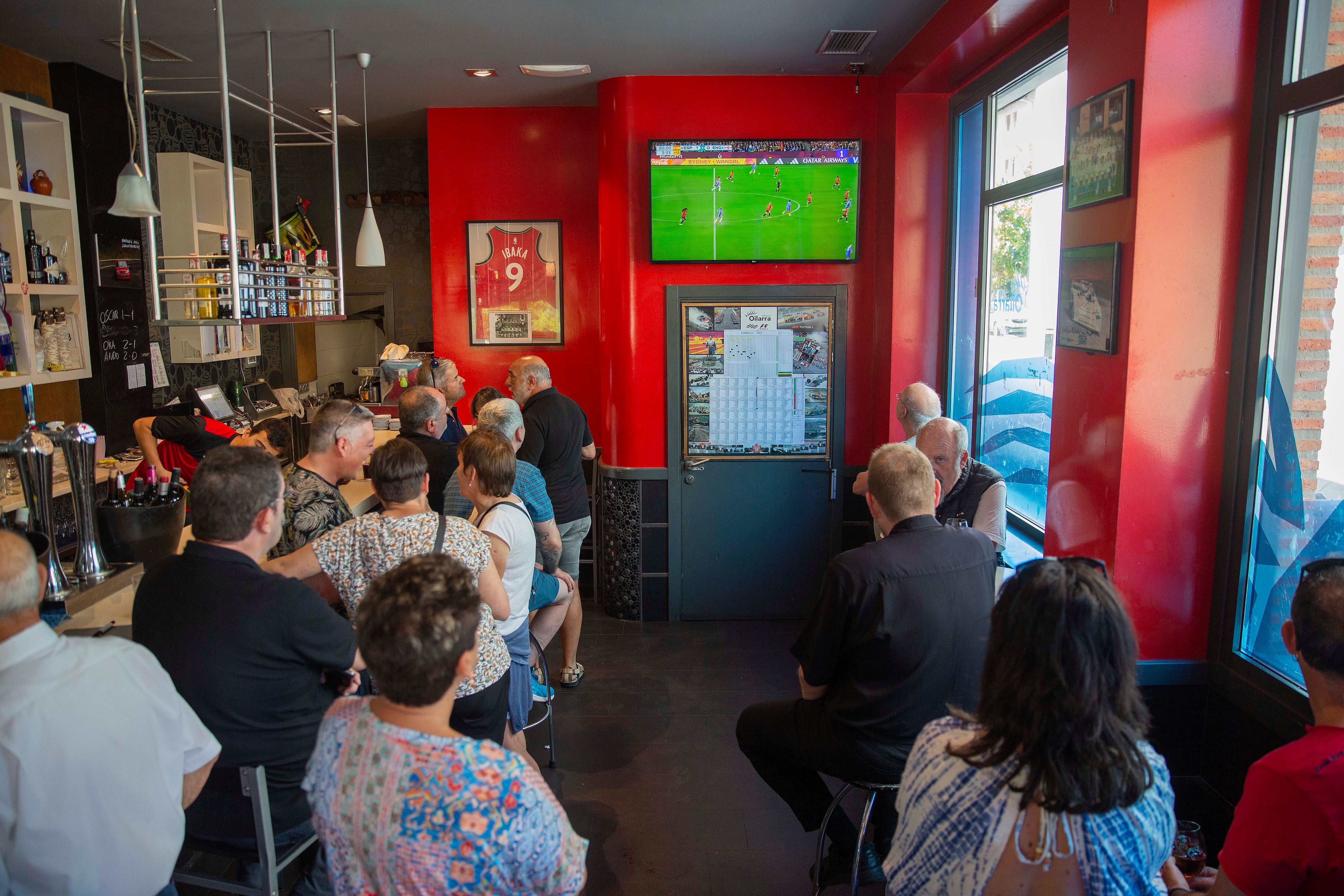 En el bar del barrio