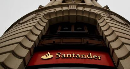 Una oficina de Banco Santander en Madrid.