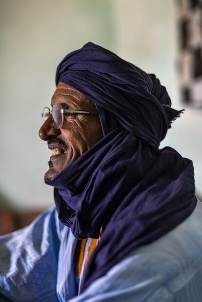 Lamin el Kanane Mohamed, saharaui con nacionalidad española de paso por el pueblo de El Mhaijrat.