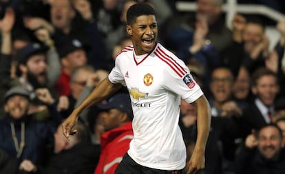 Marcus Rashford durante un partido con el Manchester United.