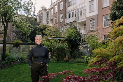 Petra Blaisse, en su jardín de Amsterdam.