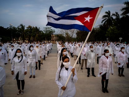 Una ceremonia para despedir a una brigada médica de Cuba, en abril.