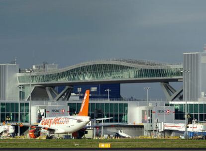 Vista del aeropuerto de Gatwick, en Londres.