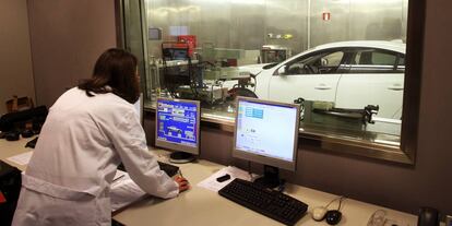 Cámara climática para ensayos con vehículos de Repsol.