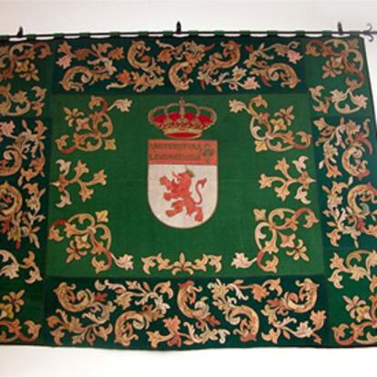 Estandarte de la Universidad de León