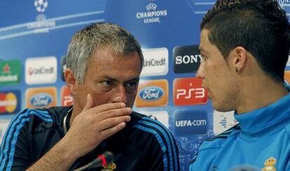 Mourinho y Ronaldo, durante la rueda de prensa de ayer en Valdebebas 