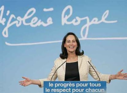 La candidata socialista a la presidencia francesa, Ségolène Royal, durante el mitin de ayer en París.