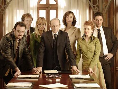 Los actores principales de la serie <i>Al filo de la ley. </i>