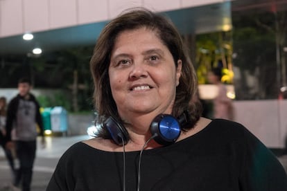 Isabel está otimista com o futuro neste momento de transição.  “Este é um momento histórico. O processo de impeachment tem embasamento legal mas é uma medida traumática. Dá uma aura de parlamentarismo ao nosso sistema presidencialista. Eu acredito que a situação do país vá melhorar. Um novo governo dará mais confiança aos investidores e o Temer parece ser um homem sério.”