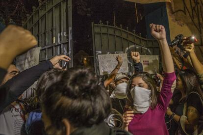 Alunos desocupam escola Caetano de Campos no &uacute;ltimo dia 12.