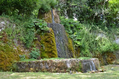 El Ninfeo degli Orsini, una fuente que se derrama como una cascada de casi 10 metros.