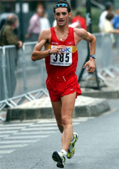 Paquillo, en los 20 kilómetros marcha, en el Mundial de París.