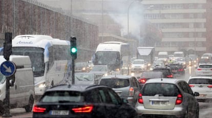 Tráfico en el centro de la capital durante la jornada de nieve, el 5 de febrero de 2018.