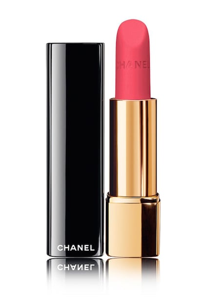 Barra de labios aterciopelada 'Rouge Allure Velvet' de Chanel (35 euros aproximadamente).