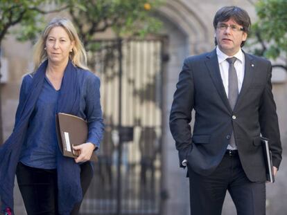 Neus Munt&eacute;, consejera de la Presidencia, y Carles Puigdemont, presidente de la Generalitat de Catalu&ntilde;a.