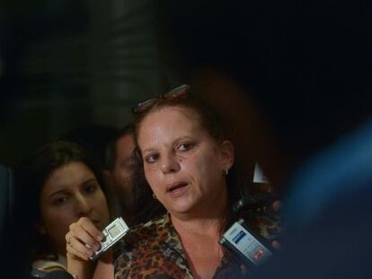 La médica cubana Ramona Rodriguez da entrevista en el Congreso Nacional.