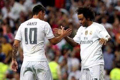 James y Marcelo celebran un tanto en el Trofeo Santiago Bernabéu contra el Galatasaray en agosto de 2015. Además de 26 goles, Marcelo ha dado 53 asistencias en los 381 partidos que lleva disputados.