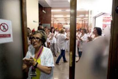 Trabajadores de un hospital de Barcelona. EFE/Archivo