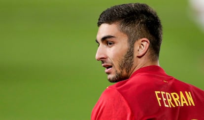 Ferran Torres, durante un partido con la selección española. / D. Bustamante (GETTY IMAGES)