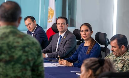 La gobernadora de Guanajuato, Libia García Muñoz se reúne con las autoridades de seguridad para analizar el ataque con autos bomba en el Estado, el 24 de octubre de 2024.