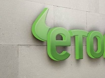 eToro.