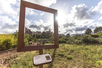 Vistas a la villa de Mont-roig (Tarragona).